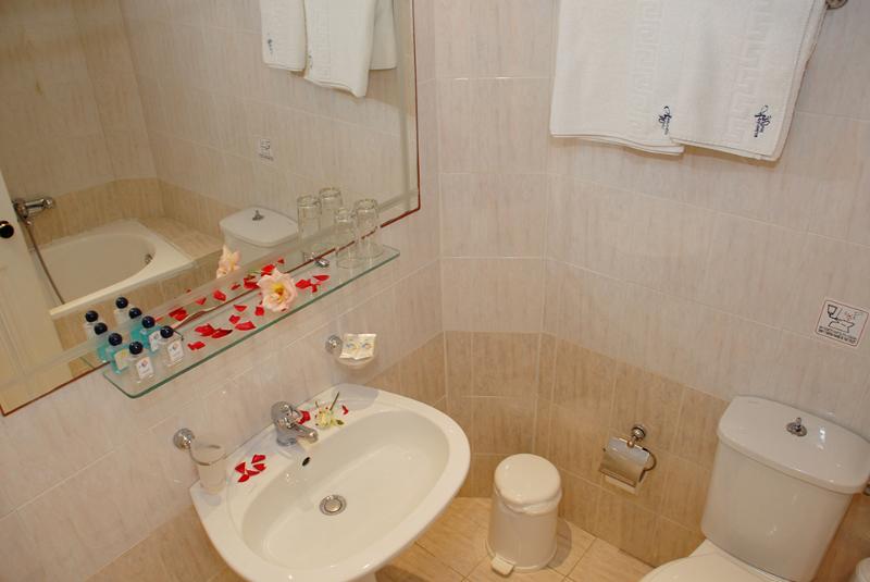 Afrodite Hotel Лаганас Екстериор снимка